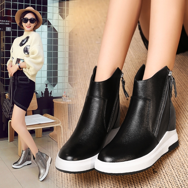 Дамски стилни боти с вътрешна платформа в сребърен и черен цвят и страничен цип и водоустойчиви