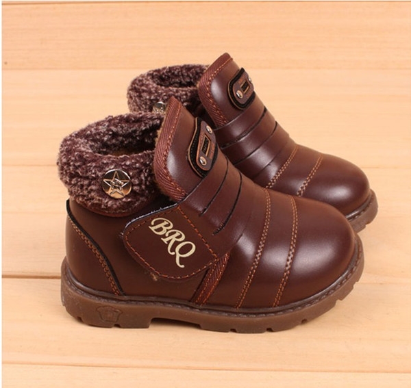 Детски есенни, пролетни и зимни боти за момчета от изкуствена кожа и с лепки - черни и кафяви допълнително омекотени във вътрешн