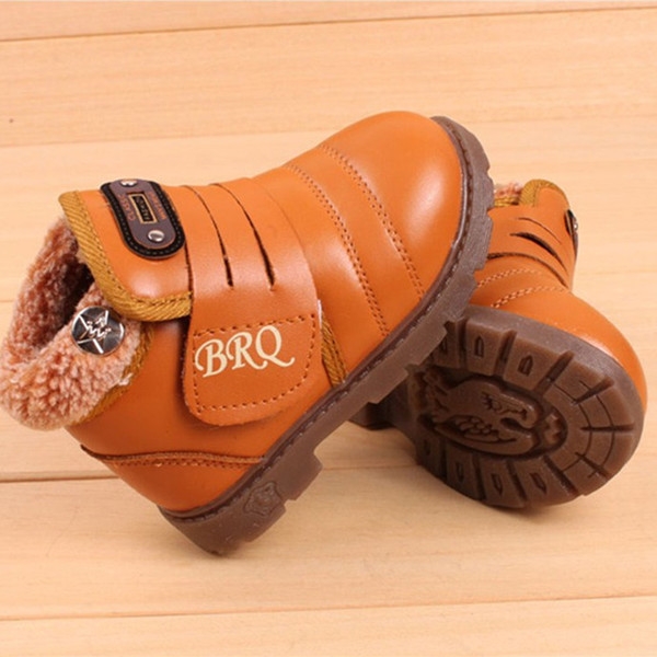 Детски есенни, пролетни и зимни боти за момчета от изкуствена кожа и с лепки - черни и кафяви допълнително омекотени във вътрешн