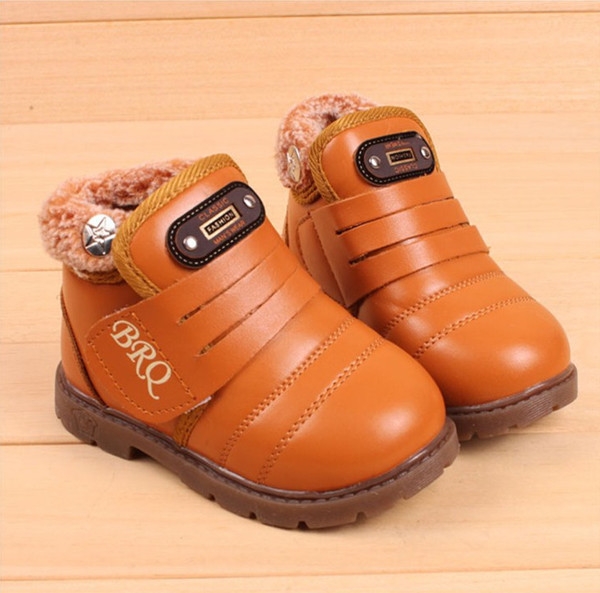 Детски есенни, пролетни и зимни боти за момчета от изкуствена кожа и с лепки - черни и кафяви допълнително омекотени във вътрешн