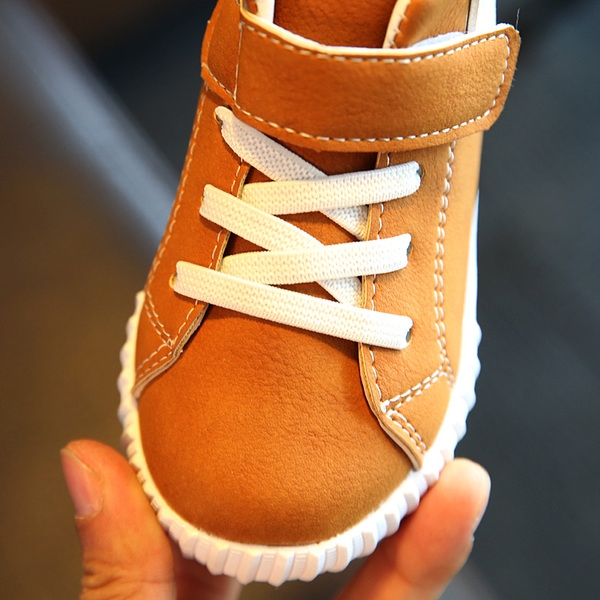 Детски зимни и есенни ниски боти за момчета и момичета с лепки и връзки в три модела - кафяви, червени, черни