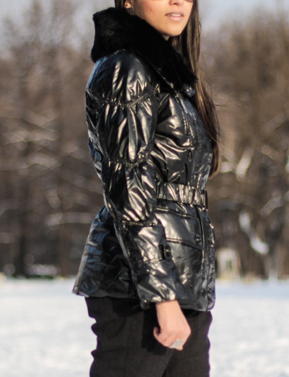 Яке с Гъши Пух в Черно