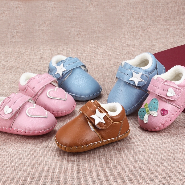 Детски кожени боти за момичета в 3 модела с лепки в бял, розов, червен, светлосин и кафяв цвят