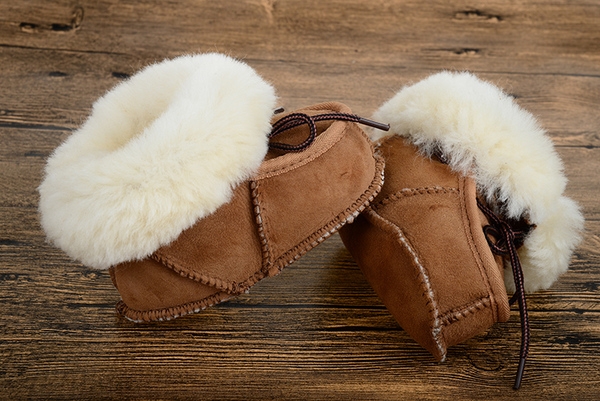 Бебешки дебели боти за момичета с връзки в черен, леопардов, цикламен, бежов, кафяв, тъмнокафяв, син, тъмносин, червен, жълт и л