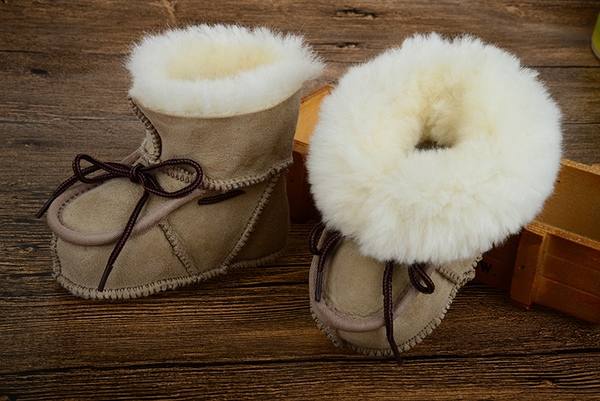 Бебешки дебели боти за момичета с връзки в черен, леопардов, цикламен, бежов, кафяв, тъмнокафяв, син, тъмносин, червен, жълт и л