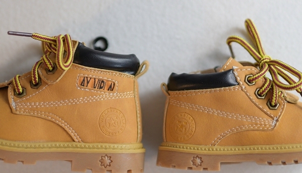 Детски боти за сняг за момчета в черен и жълтокафяв цвят с връзки