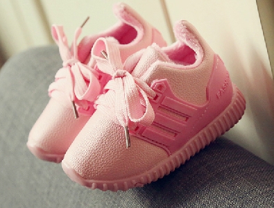Παιδικά ζεστά παπούτσια για τα αγόρια και τα κορίτσια με αντιολισθητικές σόλες, ροζ, μαύρο και κόκκινο χρώμα
