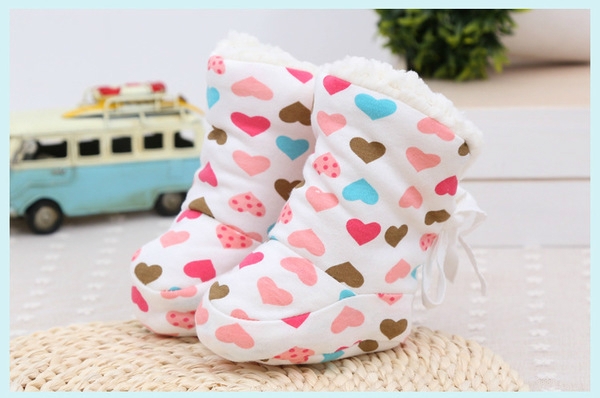 Топли дебели детски боти за момичета и момчета в няколко шарки - на патета, на звезди, на маймунки, на сърца