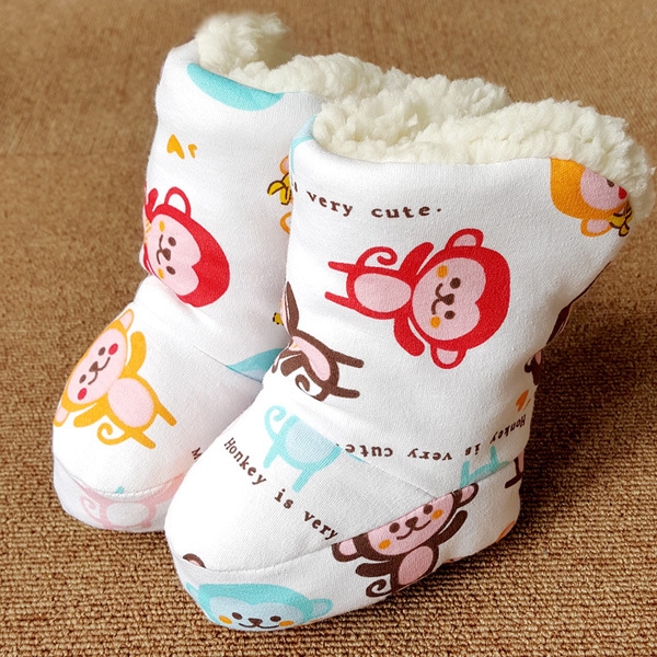 Топли дебели детски боти за момичета и момчета в няколко шарки - на патета, на звезди, на маймунки, на сърца