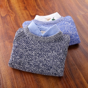 Дебел вълнен пуловер за момчета в сив и син цвят с О-образна яка