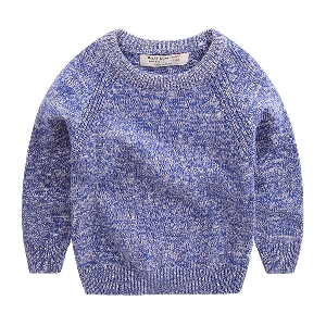 Дебел вълнен пуловер за момчета в сив и син цвят с О-образна яка