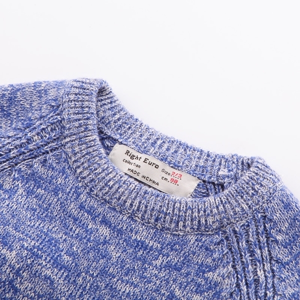 Дебел вълнен пуловер за момчета в сив и син цвят с О-образна яка