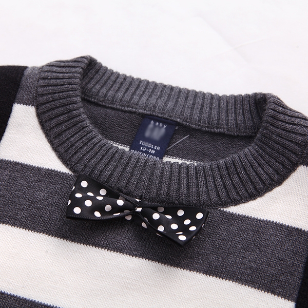 Детски топъл пуловер на рае с папионка в сив цвят