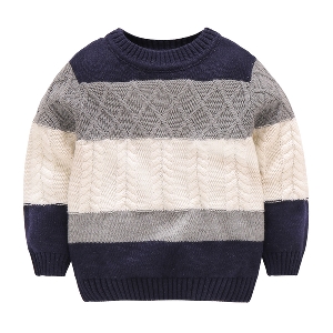 Стилен детски пуловер за момчета в три цвята с О-образна яка