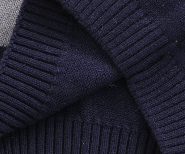 Стилен детски пуловер за момчета в три цвята с О-образна яка