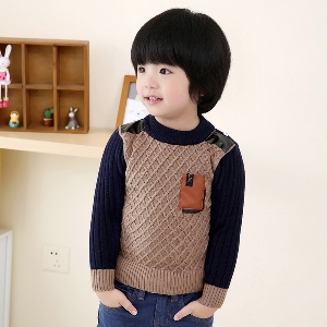 Детски пуловер за момчета в над 20 модела цветови гами