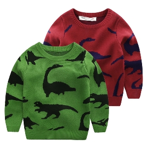 Дебел пуловер за момчета в зелен и червен цвят на динозавъри с О-образна яка