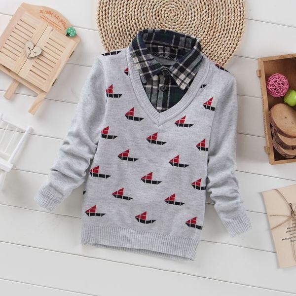 Детски стилен пуловер с V-образно деколте с 2 модела - на корабчета и на триъгълници, в жълт, сив, черен и тъмносин цвят