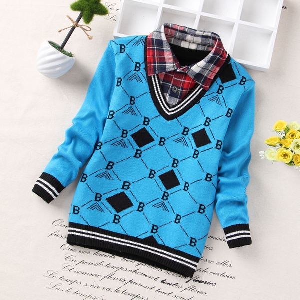 Дебел детски пуловер за момчета с V-образно деколте в светлосин, тъмносин, сив и жълт цвят