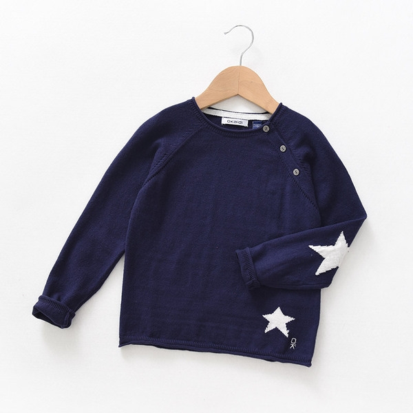 Детски пулове със странични копчета и бродирани звезди на ръкавите в червен и тъмно син цвят с О-образна яка