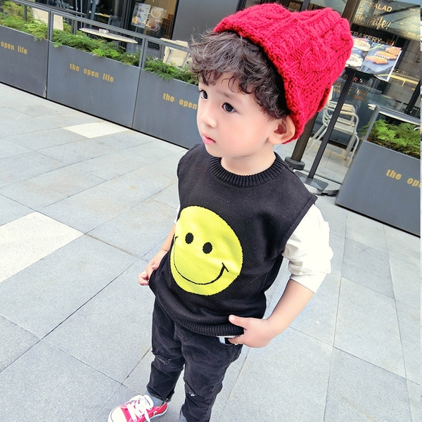 Детска жилетка за момчета в черен цвят в 2 модела - с усмивка, с надпис