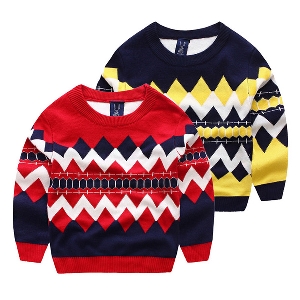 Дебел детски пуловер в два цвята - червен и жълт, с О-образна яка