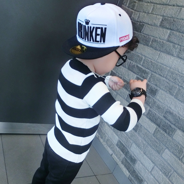 Детски пуловер на рае с О-образна яка за момчета