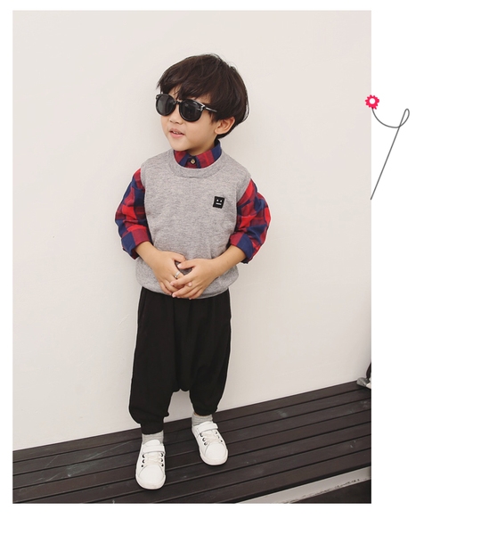 Детска жилетка за момчета в сив, черен, червен, тъмносин и бял цвят с О-образно деколте