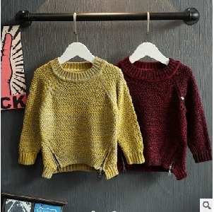 Детски вълнен пуловер за момичета със странични ципове с О-образно деколко в виненочервен и жълт цвят