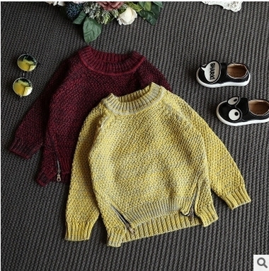 Детски вълнен пуловер за момичета със странични ципове с О-образно деколко в виненочервен и жълт цвят
