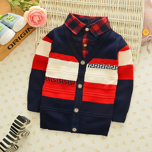 Детски жилетки за момчета в най-разнообразни цветове и различни модели с V-образно деколте