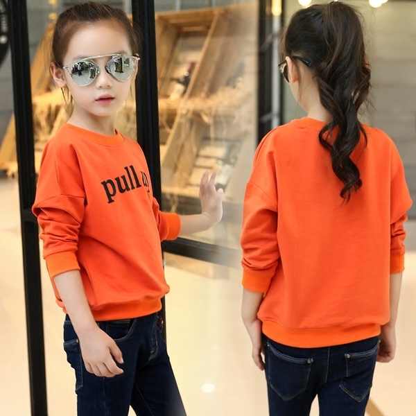 Дебела блуза за момичета в черен, жълт, розов, цикламен и оранжев цвят с различни надписи