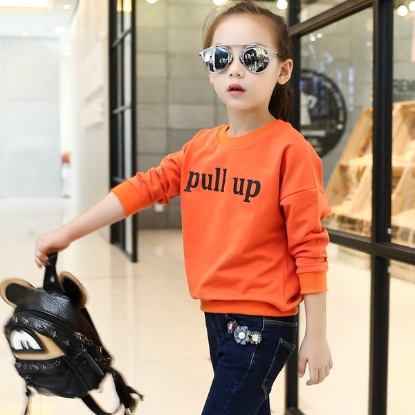 Дебела блуза за момичета в черен, жълт, розов, цикламен и оранжев цвят с различни надписи