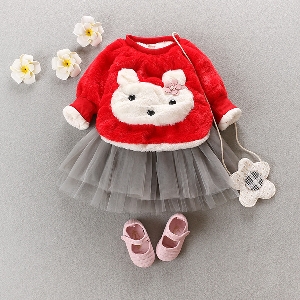 Дебел детски пуловер за момичета, пухен с зайче в червен, бял и розов цвят 