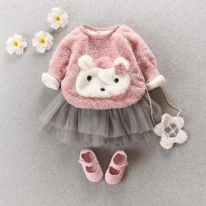 Дебел детски пуловер за момичета, пухен с зайче в червен, бял и розов цвят 