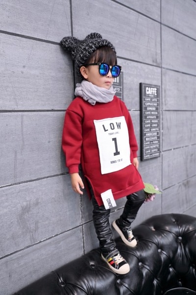 Стилен детски дълъг до коляното пуловер в червен и лилав цвят 