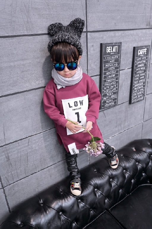 Стилен детски дълъг до коляното пуловер в червен и лилав цвят 