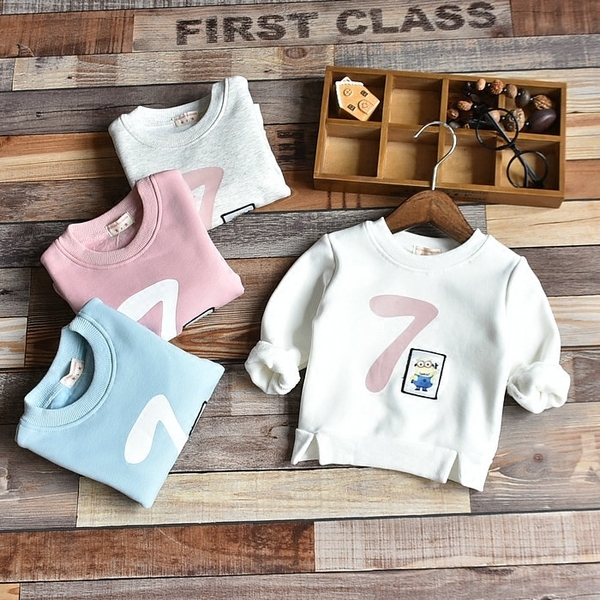 Детска кашмирена блуза за момчета и момичета с надпис "7" в светлосин, бял. червен и розов цвят