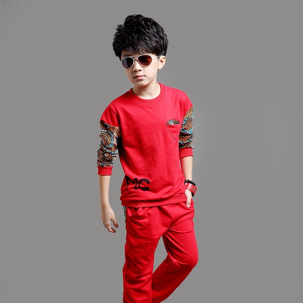 Детски спортен комплект от 2 части - панталон и блуза, в черен, червен и тъмнозелен цвят, с бродерия на ръкавите