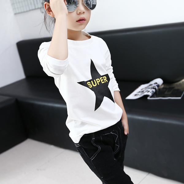 Детска блуза за момичета в бял и черен цвят с надпис `The One` и звезда, с О-образно деколте