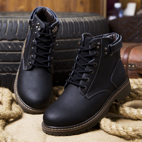 Ανδρικά υψηλά ζεστά χειμωνιάτικα παπούτσια  δύο μοναδικά σχέδια σε σκούρο σχέδιο με και χωρίς βελούδινη επένδυση