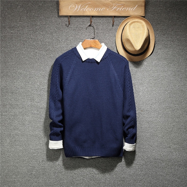 Мъжки пуловери с изчистен дизайн и микс модели в зимни червени зелени сини сиви черни