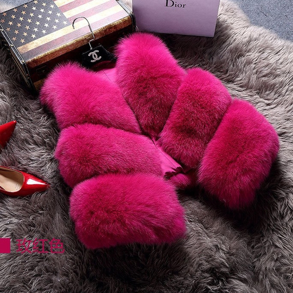 Дамски пухен къс елек в най-различни искрящи или топли цветове, подходящ за по студените месеци