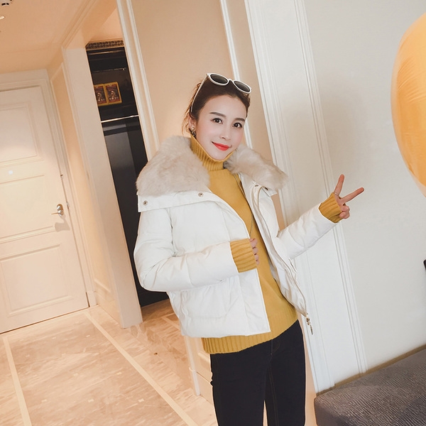 κοντό σακάκι των γυναικών τακτοποιημένα σε τρία χρώματα - μαύρο, ροζ και λευκό