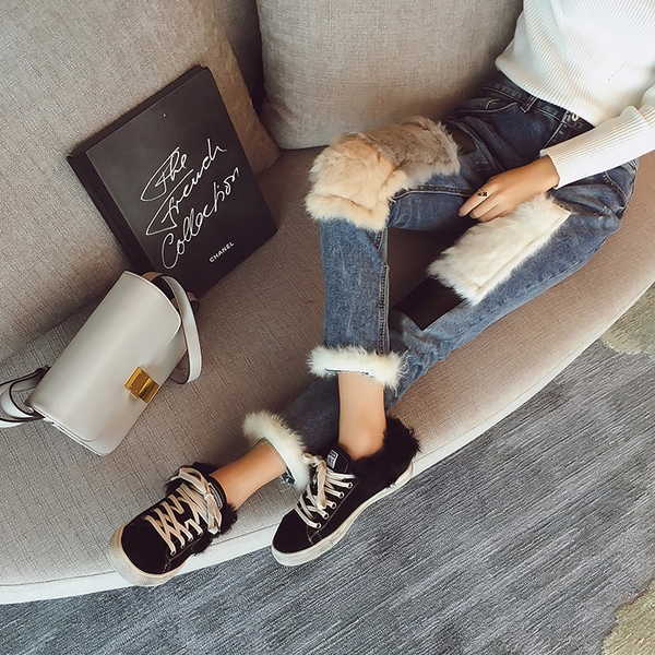 Γυναικείες ενδιαφέρουσες τζιν με χνούδι κατάλληλες για το χειμερινό περίοδο