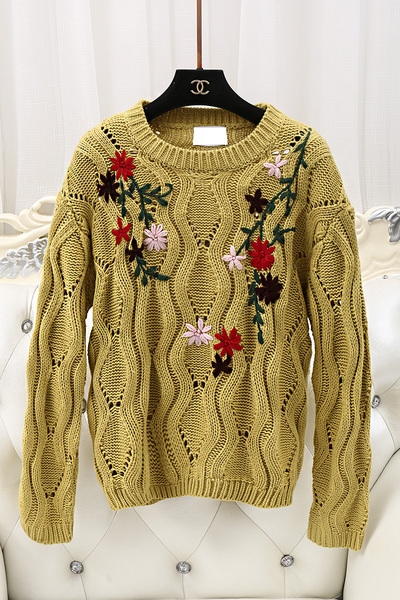 Γυναίκες πλεκτή μπλούζα με λουλούδια σε λευκό μπεζ και μαύρο