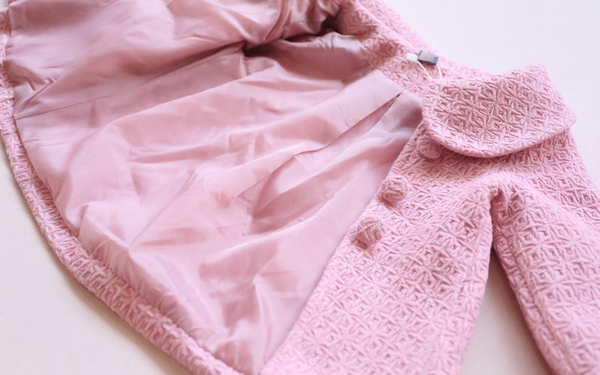 Παιδικό παλτό σε σχήμα κοπής για κορίτσια με κουμπιά και τσέπες διπλής γραμμής