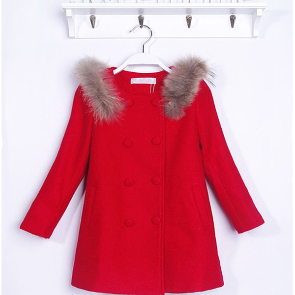 Παιδικό χοντρό παλτό για κορίτσια σε κόκκινο χρώμα - με γούνα και κορδέλα στη πλάτη και διπλή σειρά από κουμπιά