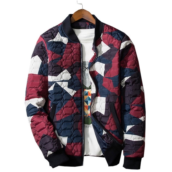 Ανδρικό καμουφλάζ επενδυμένο μπουφάν δύο top model για το φθινόπωρο και την άνοιξη