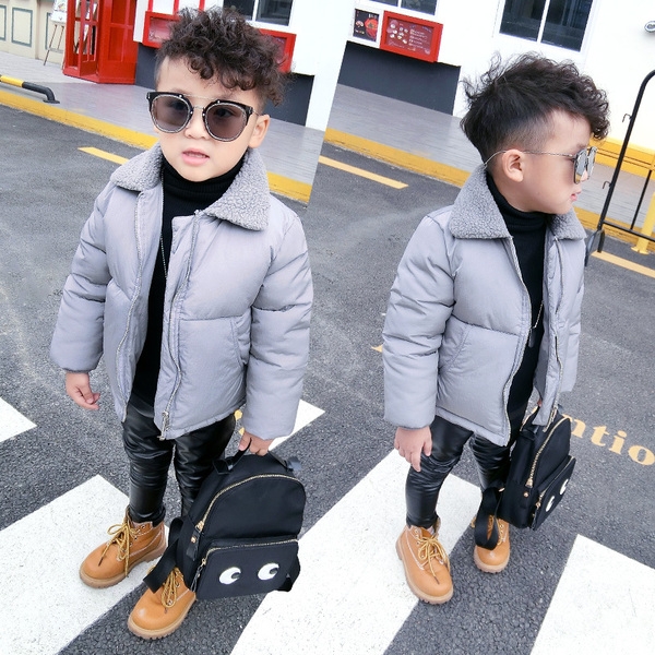 Παιδικό μπουφάν  για αγόρια με απαλό κολάρο, σε μαύρο, ροζ, γκρι και πράσινο χρώμα